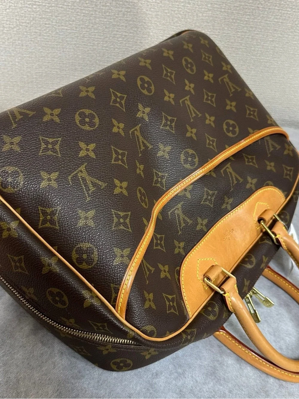 Louis Vuitton Deauville Handbag Monogram Canvas  travel bag